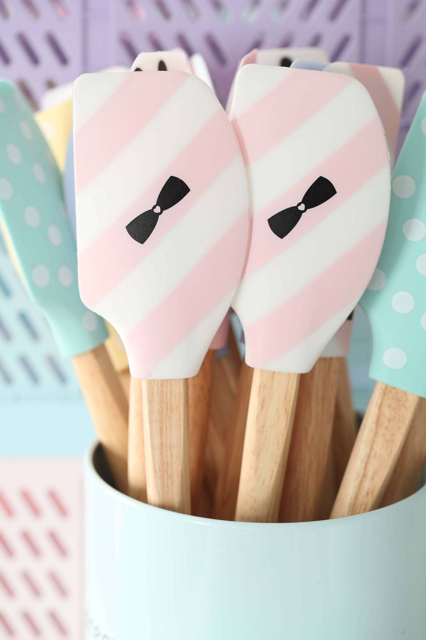 Large Spatula, Pink Stripes and Bow in Middle